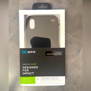 Speck Presidio Apple iPhone XS Max case- black
